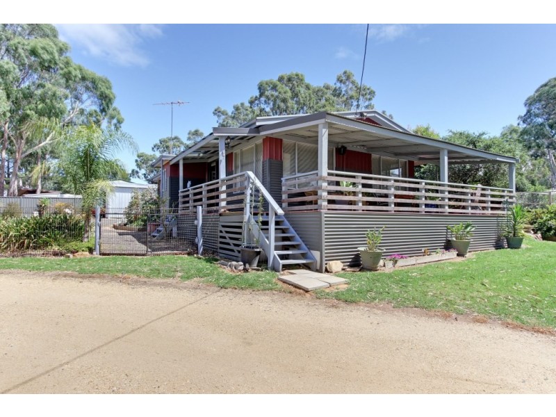 16 Tamboritha Terrace, Coongulla VIC 3860