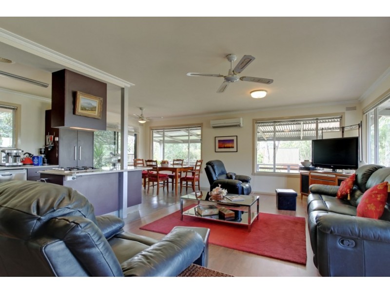 16 Tamboritha Terrace, Coongulla VIC 3860