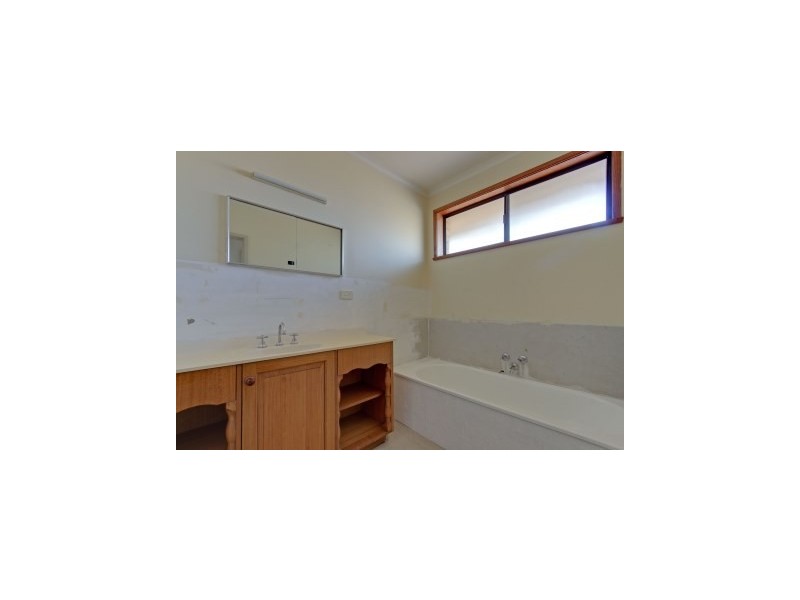 6 Parkinson Street, Maffra VIC 3860