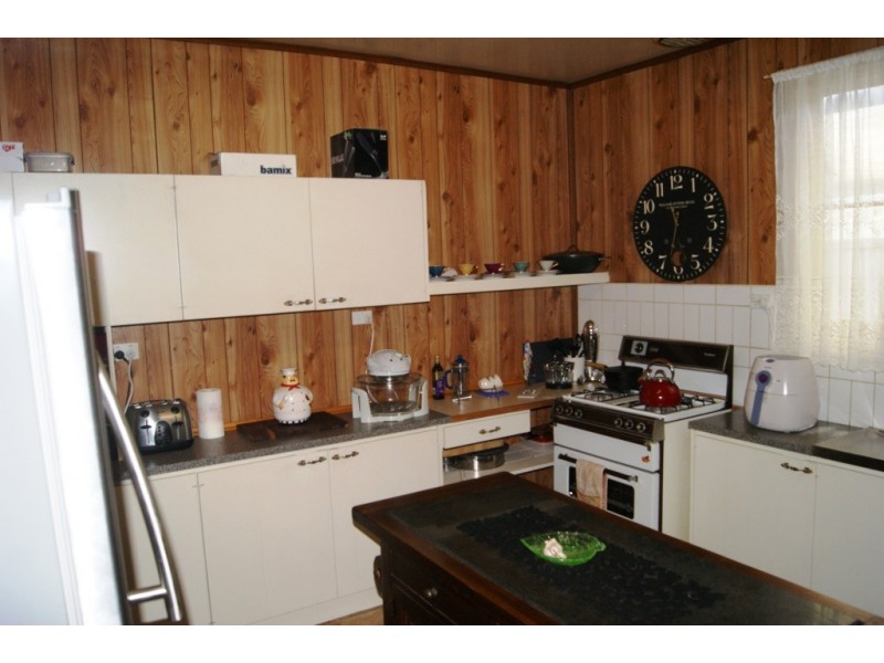 37 Mills Street, Heyfield VIC 3858