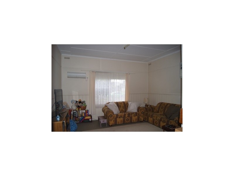 17 Mills Street, Maffra VIC 3860