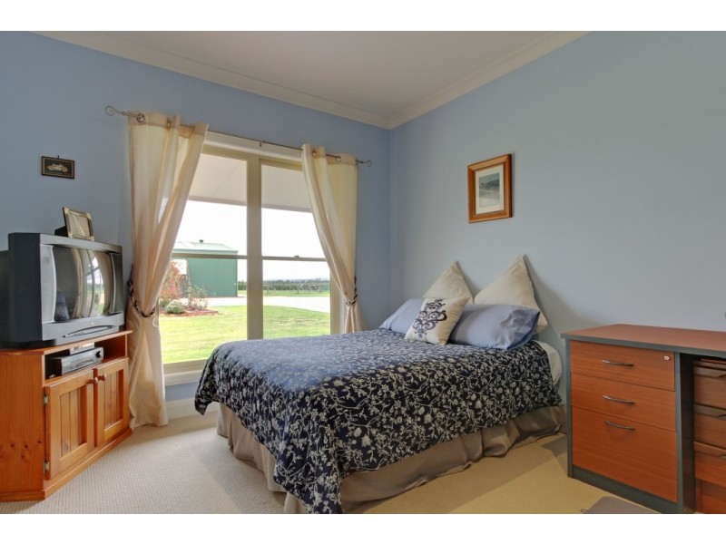 182 Hamiltons Road, Boisdale VIC 3860