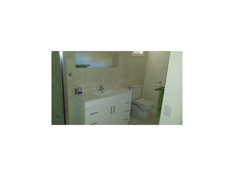 42b Johnson Street, Maffra VIC 3860