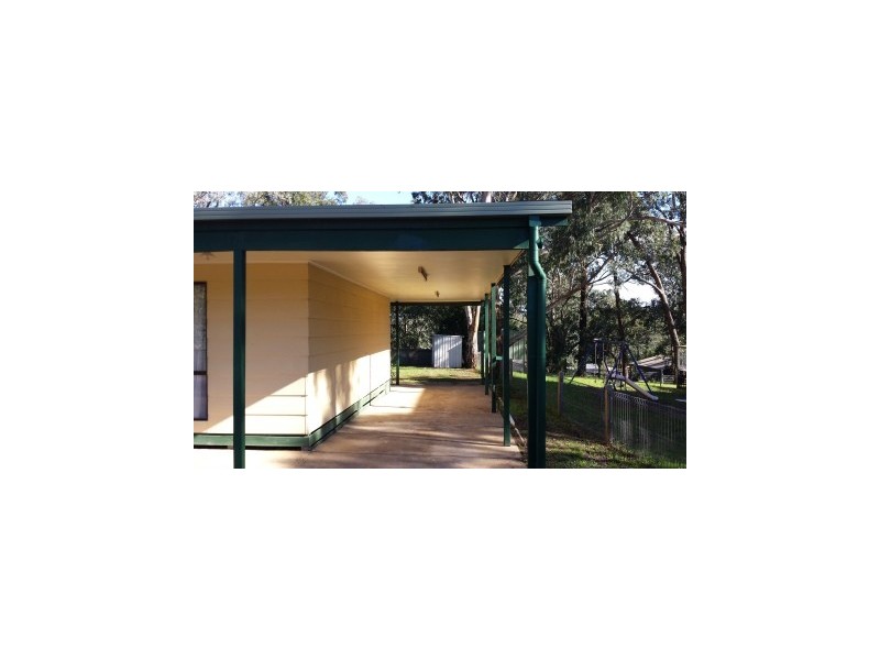 8 McAlister Drive, Coongulla VIC 3860