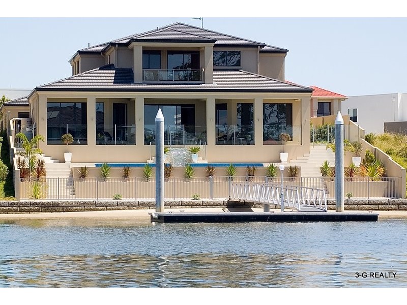 149 Sir Bruce Blvd, Benowa Waters QLD 4217