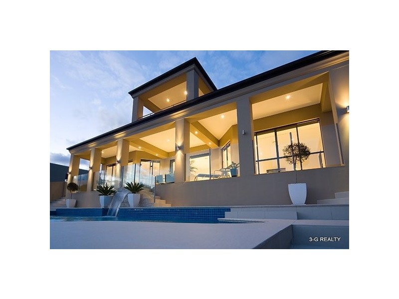 149 Sir Bruce Blvd, Benowa Waters QLD 4217