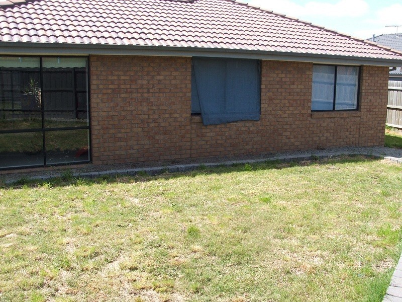 10 Fingleton Crescent, Sunbury VIC 3429
