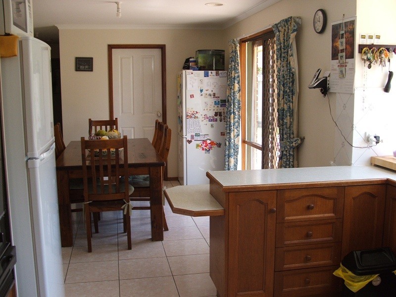 3 Ash Court, Romsey VIC 3434