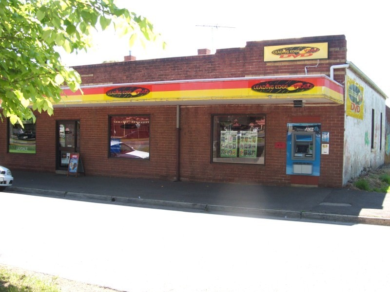 1&2/110 Main Street, Romsey VIC 3434