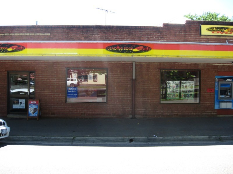 1&2/110 Main Street, Romsey VIC 3434