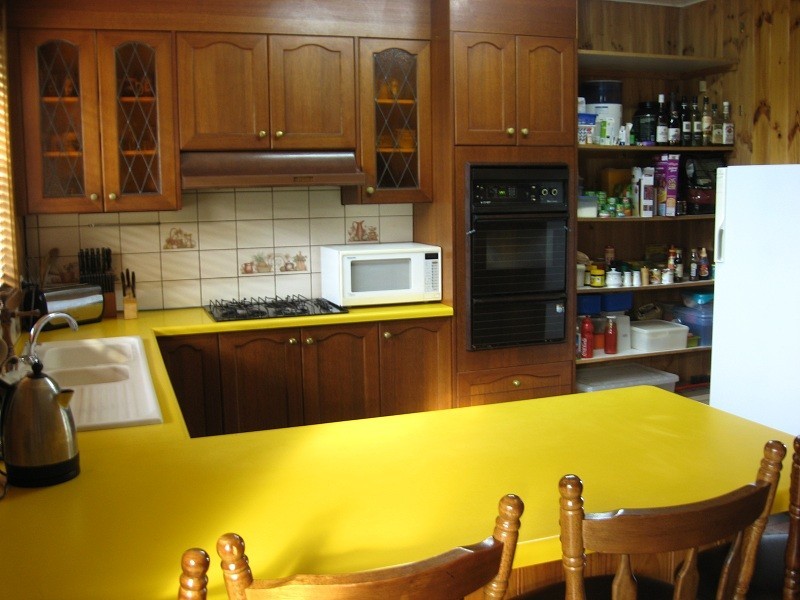 45 White Avenue, Romsey VIC 3434