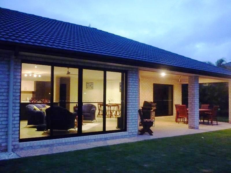 2 THE DALES, Little Mountain QLD 4551
