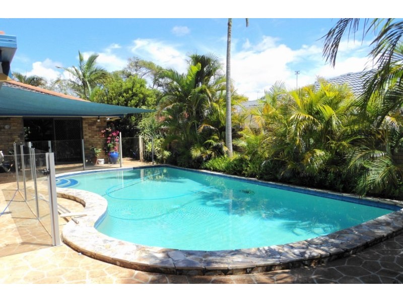9 Tartan Court, Mermaid Waters QLD 4218
