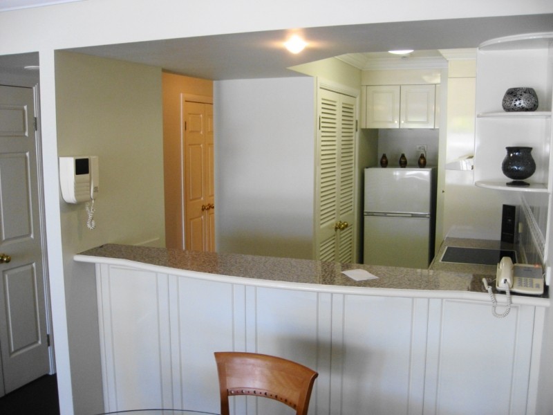 1/90 SURF PARADE, Broadbeach QLD 4218