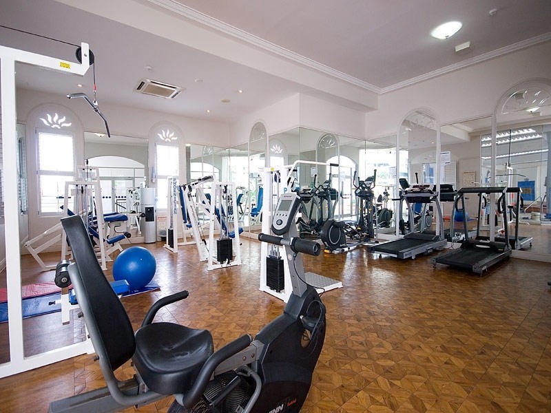 1/90 SURF PARADE, Broadbeach QLD 4218