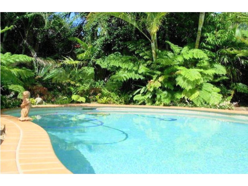 147 Markeri Street, Mermaid Waters QLD 4218