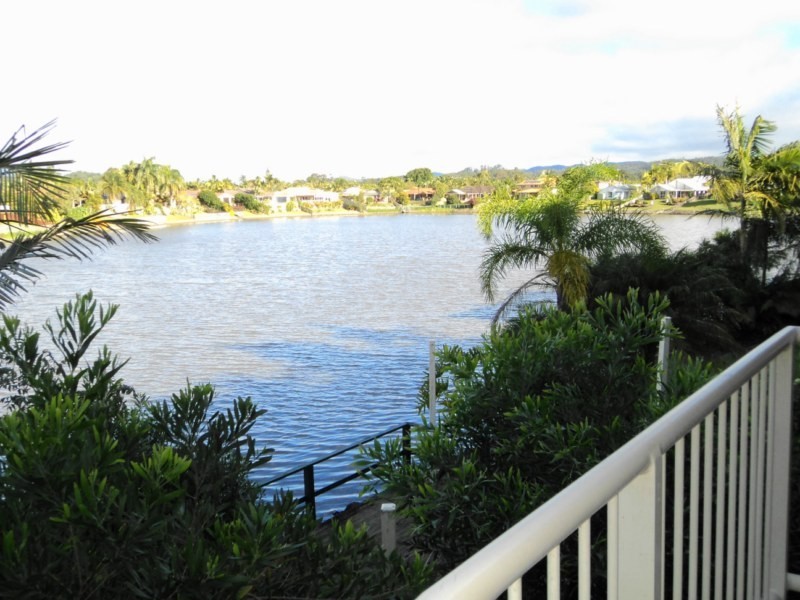 4 Lowood Court, Varsity Lakes QLD 4227