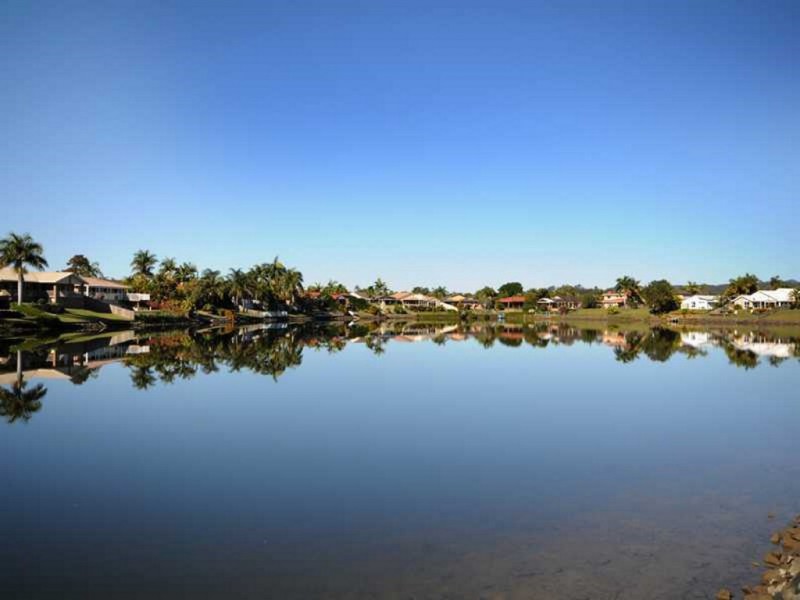 4 Lowood Court, Varsity Lakes QLD 4227