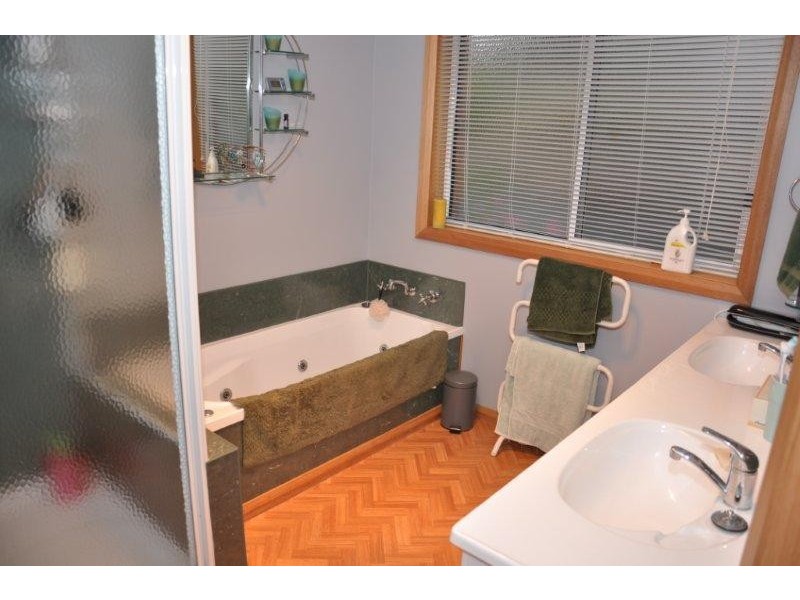 1327a Lyell Highway, New Norfolk TAS 7140