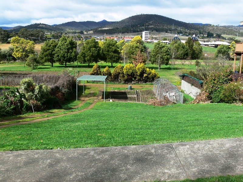 47 Pioneer Avenue, New Norfolk TAS 7140