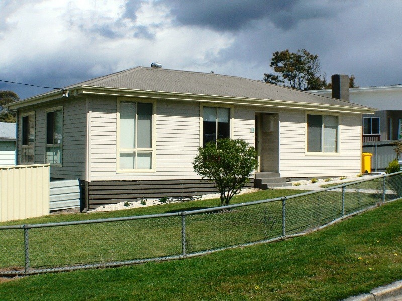 11 Nicholson Street, New Norfolk TAS 7140