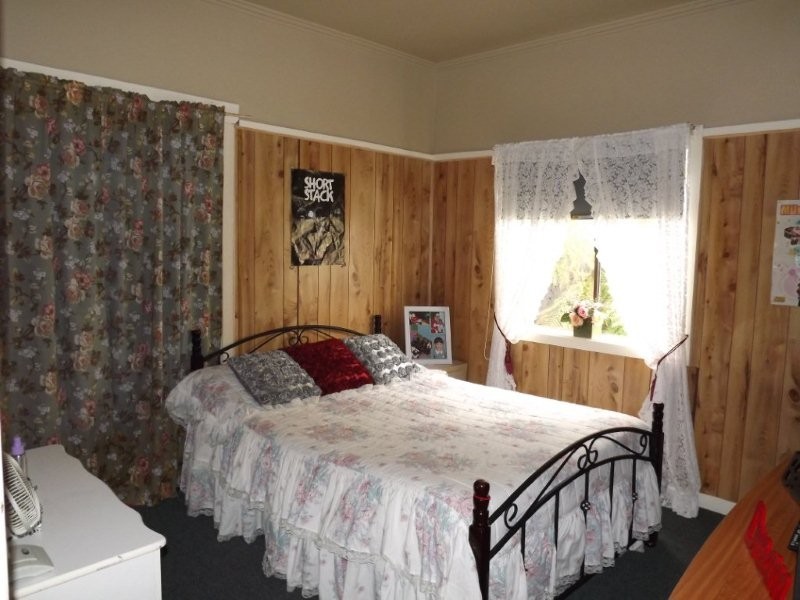 9 Pruden St, Moe VIC 3825