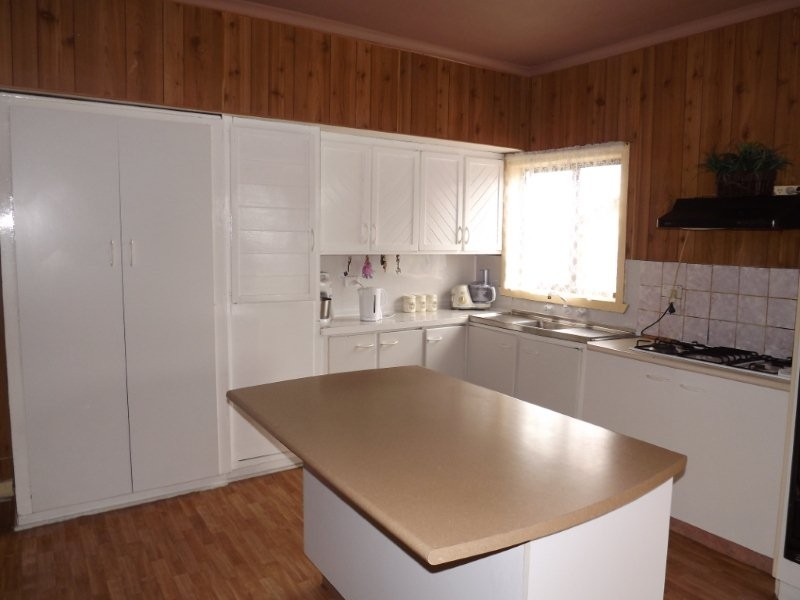 9 Pruden St, Moe VIC 3825