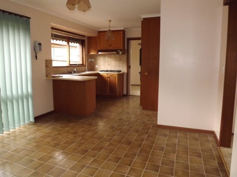 7 Cemetery Rd, Moe VIC 3825