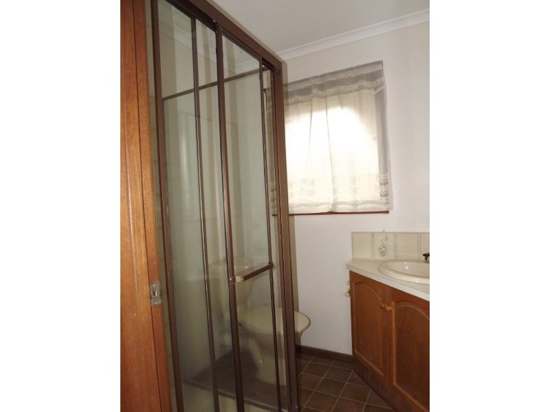 7 Cemetery Rd, Moe VIC 3825