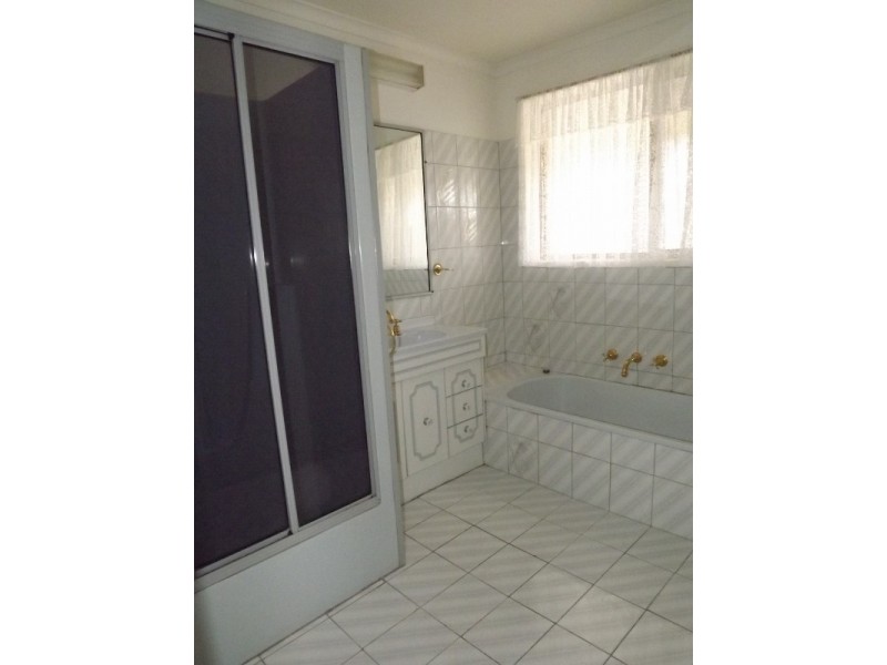 106 Southwell Avenue, Newborough VIC 3825