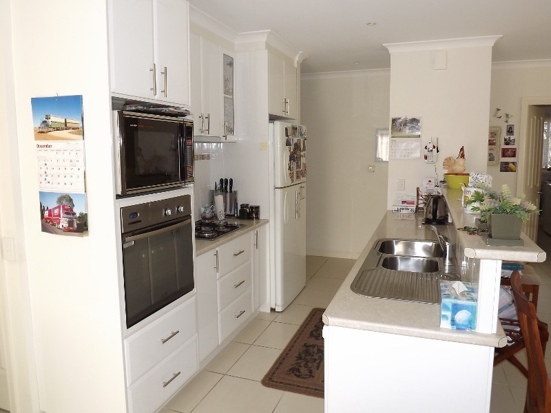 11 Vincent Boulevard, Trafalgar VIC 3824