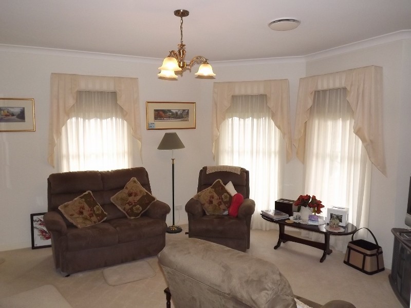 11 Vincent Boulevard, Trafalgar VIC 3824