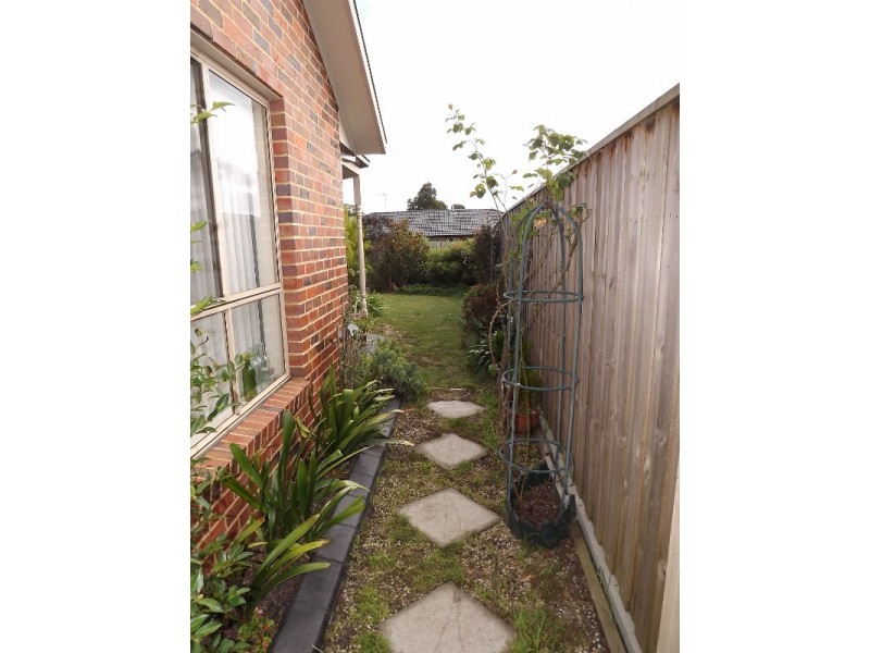 11 Vincent Boulevard, Trafalgar VIC 3824