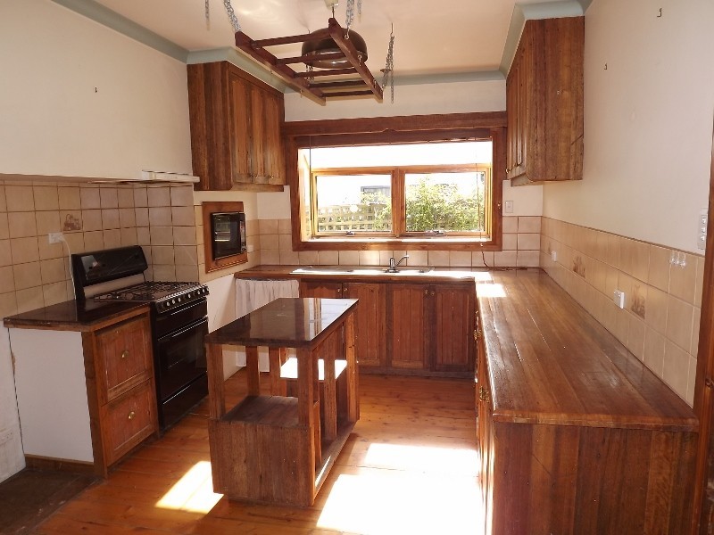 18 Gladstone St, Moe VIC 3825