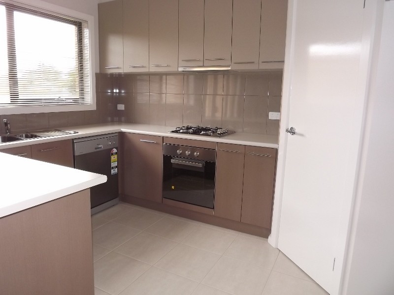 1/64 Service Rd, Moe VIC 3825