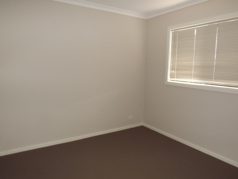 1/64 Service Rd, Moe VIC 3825