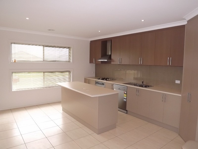 1/16 Sweetwater Place, Moe VIC 3825