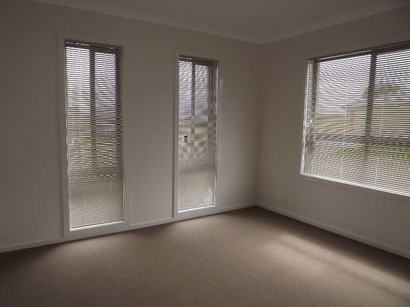 1/16 Sweetwater Place, Moe VIC 3825