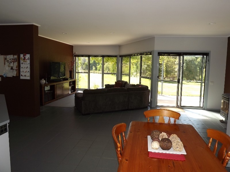 27 Mathew court, Moe South VIC 3825