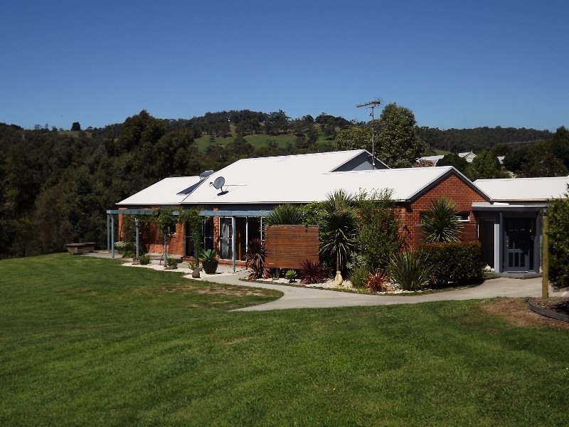 27 Mathew court, Moe South VIC 3825