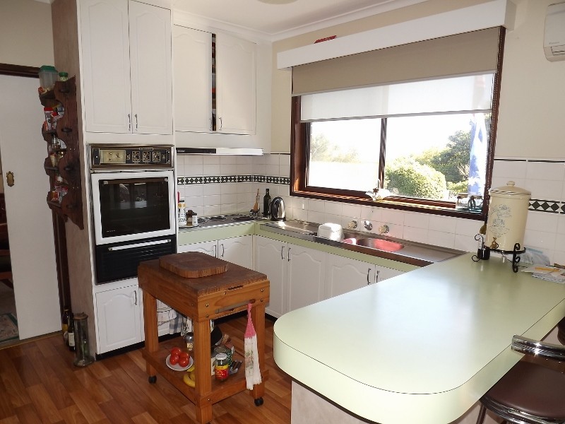 2 Tovell street, Newborough VIC 3825