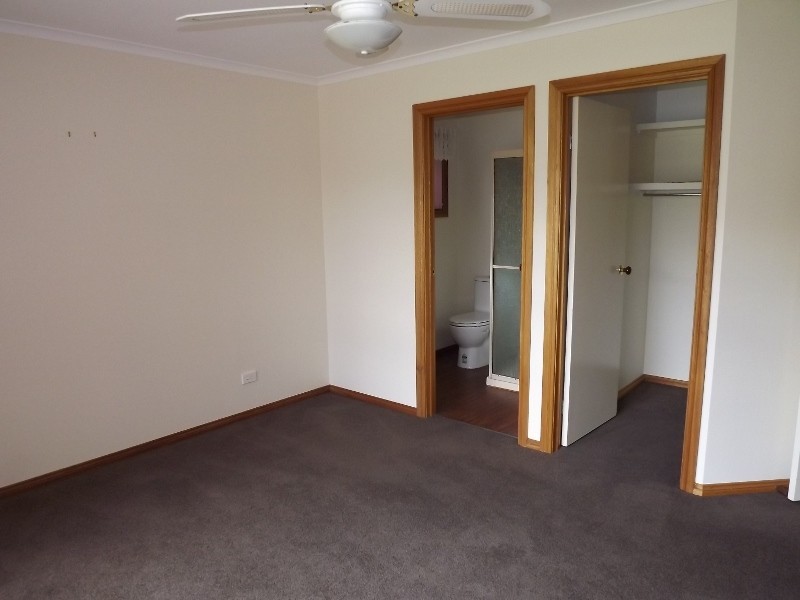 4 Furnell street, Newborough VIC 3825