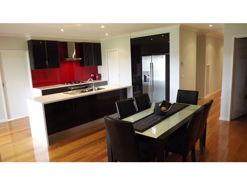 5 Robin Close, Newborough VIC 3825