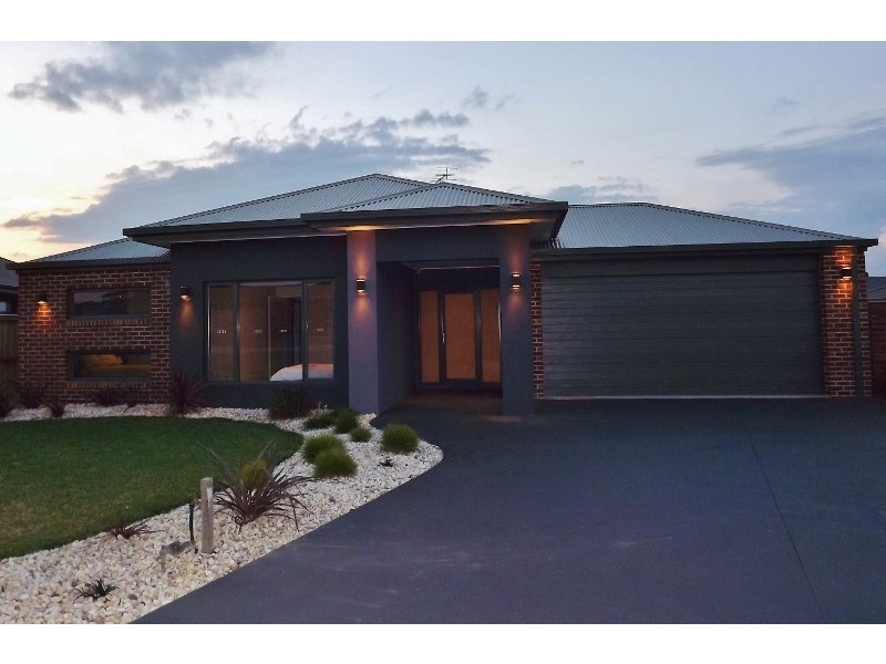 5 Robin Close, Newborough VIC 3825