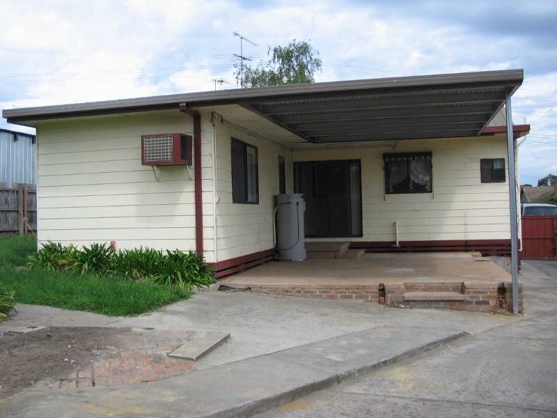 9 Staff Street, Moe VIC 3825