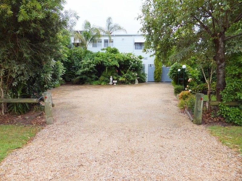 147 Bay Road, Eagle Point VIC 3878