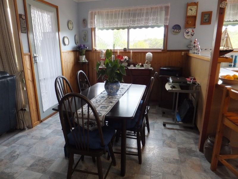 147 Bay Road, Eagle Point VIC 3878