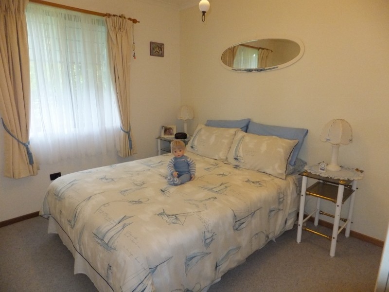 147 Bay Road, Eagle Point VIC 3878