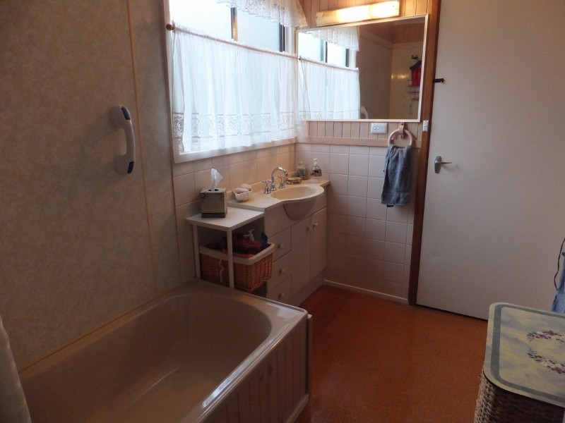 147 Bay Road, Eagle Point VIC 3878