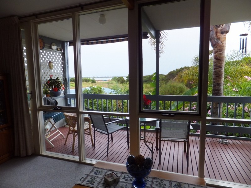 147 Bay Road, Eagle Point VIC 3878